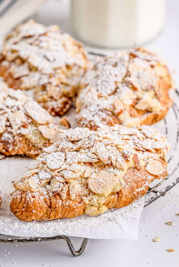 Almond croissant 
