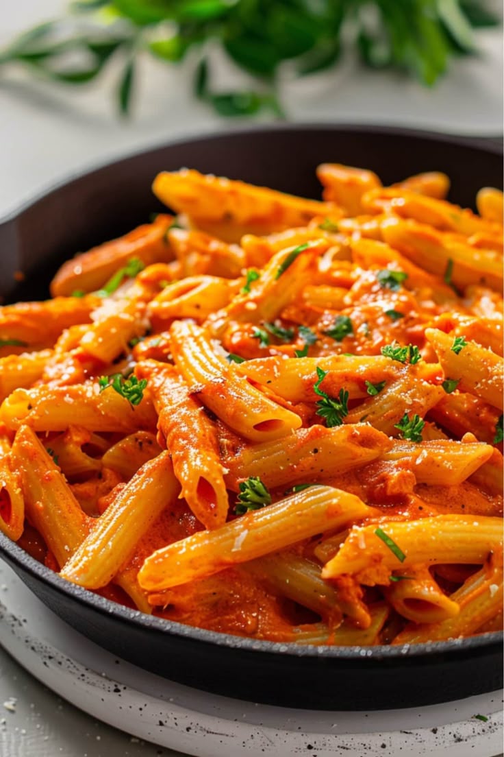 Pasta Salad a to(red| White)